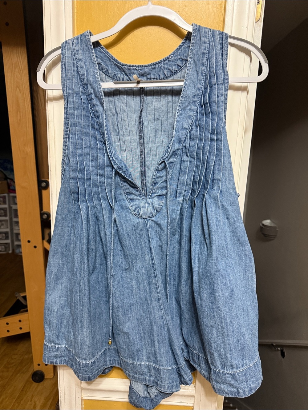 Free People Chambray Romper Small Blue Sleeveless Pintuck Side Zip Pocket Boho